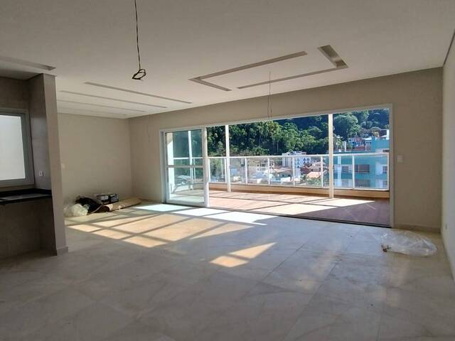 Cobertura para Venda em Ubatuba - 4
