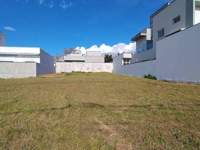 #676 - Terreno em condomínio para Venda em Taubaté - SP