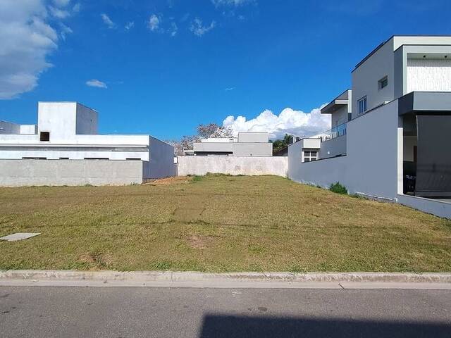 #676 - Terreno em condomínio para Venda em Taubaté - SP