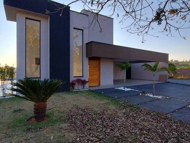 #1419 - Casa para Venda em Taubaté - SP - 2