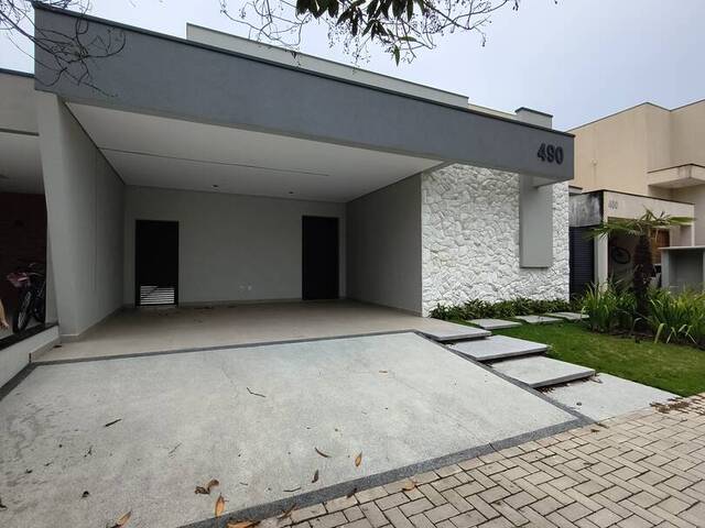 #1139 - Casa para Venda em Taubaté - SP - 2