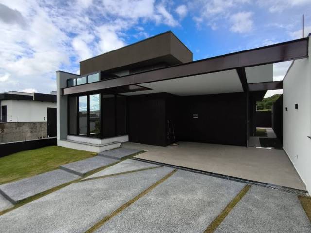 #1346 - Casa para Venda em Taubaté - SP - 2