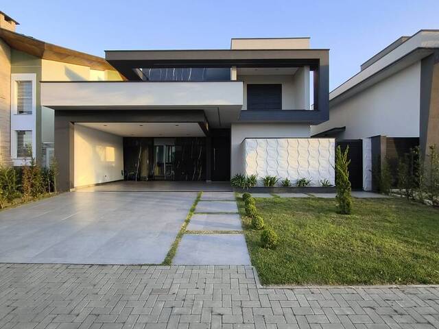 #623 - Sobrado para Venda em Taubaté - SP