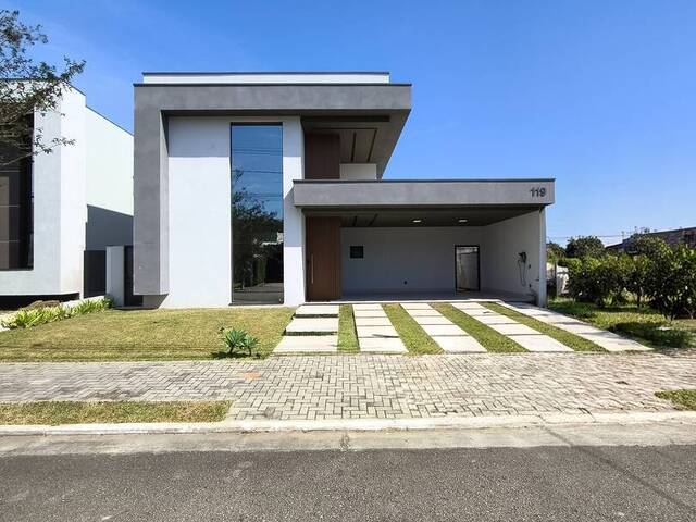 #714 - Casa para Venda em Taubaté - SP