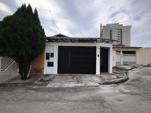 Casa para Venda em Taubaté - 2